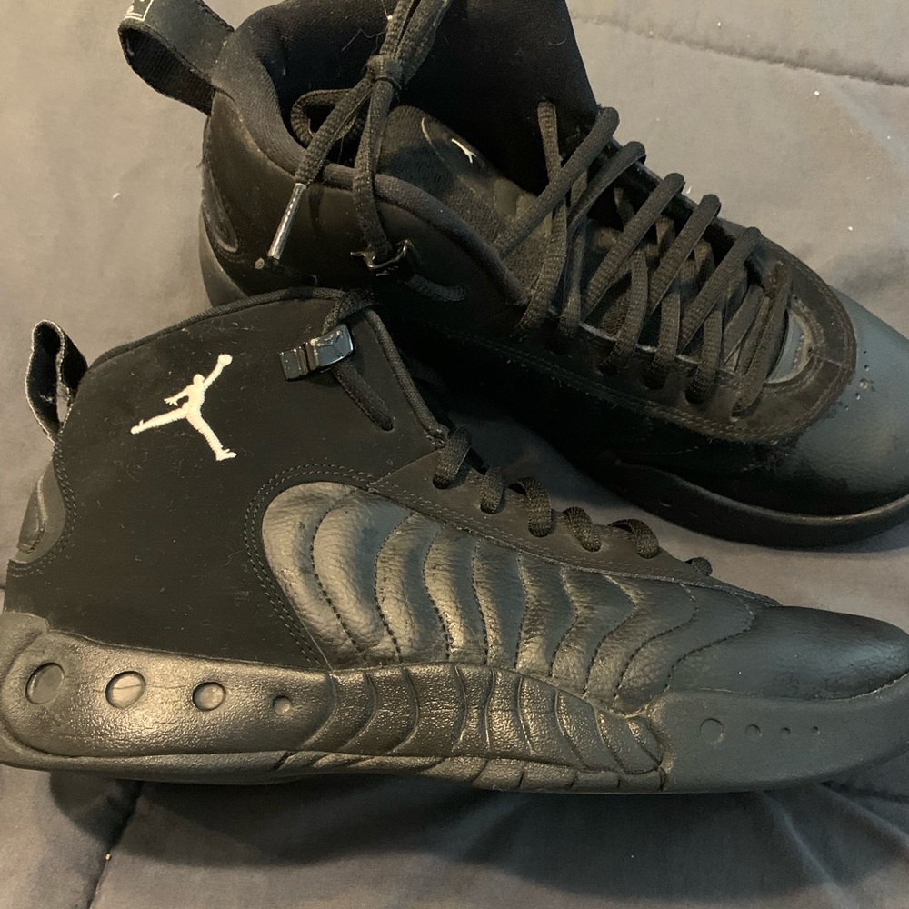 YOUTH size 7 JORDAN JUMPMAN PRO